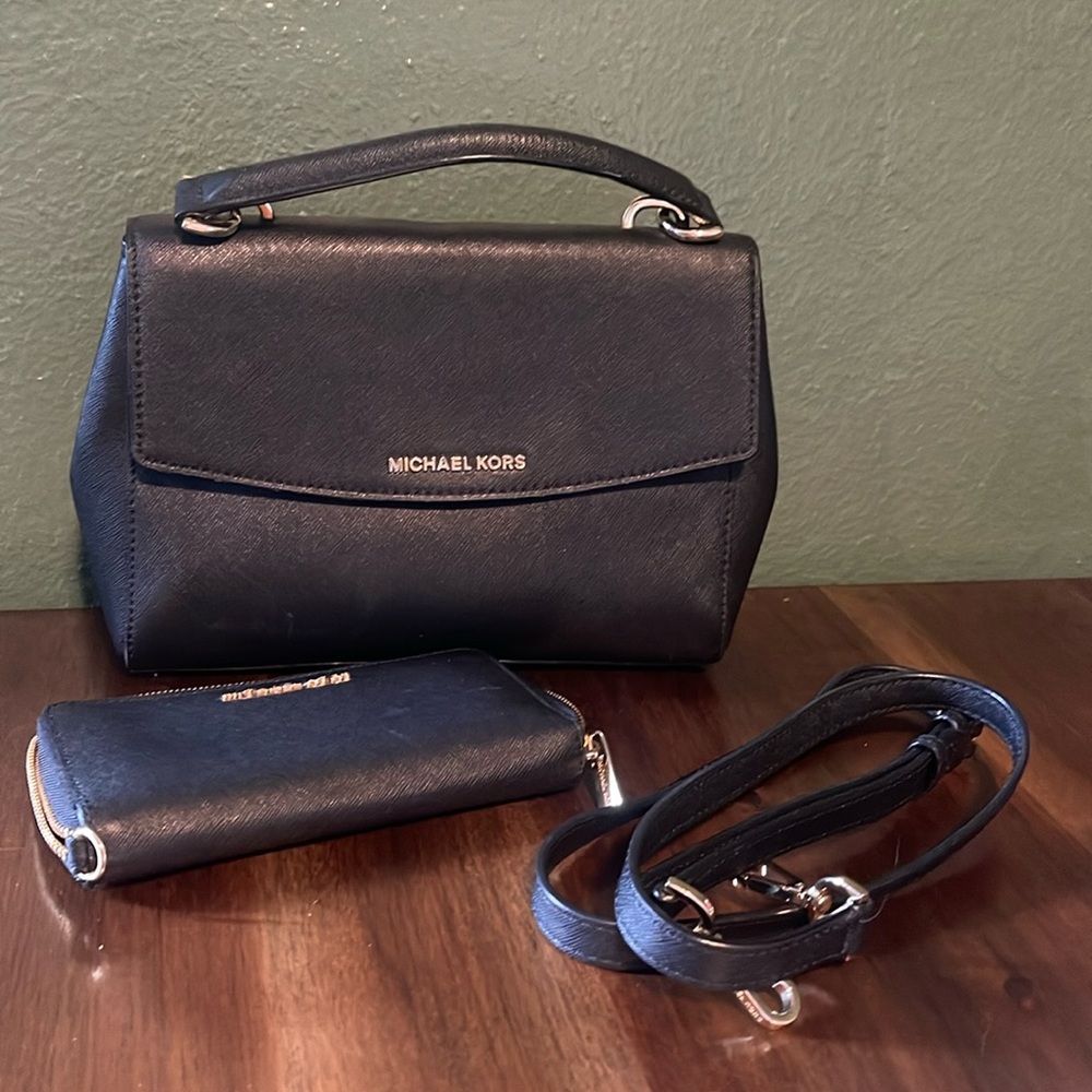 Michael Kors black purse and wallet - Picture 1 of 3